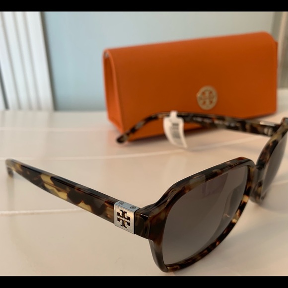 Tory Burch Sunglasses #7098. Brand New in TB case. - Picture 5 of 7